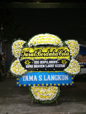 Papan Bunga Duka di Tambelangan