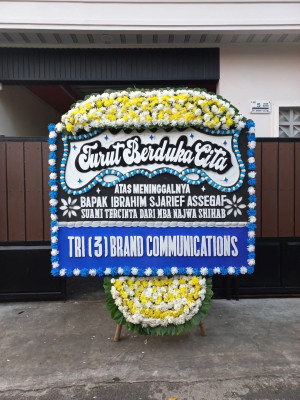 Papan Bunga Duka di Tambelangan